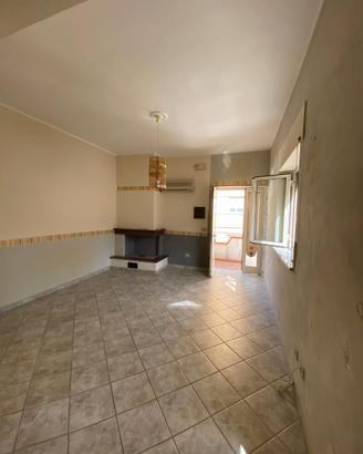 Casa indipendente su due livelli con box auto