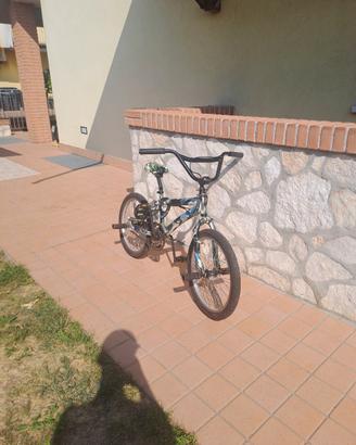 BMX graficata
