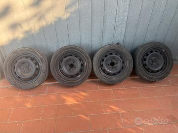 GOMME TERMICHE CON CERCHI IN FERRO FORD FIESTA 09