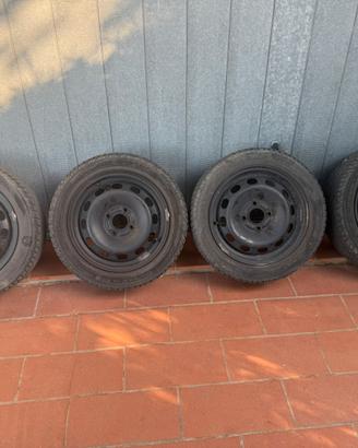 GOMME TERMICHE CON CERCHI IN FERRO FORD FIESTA 09