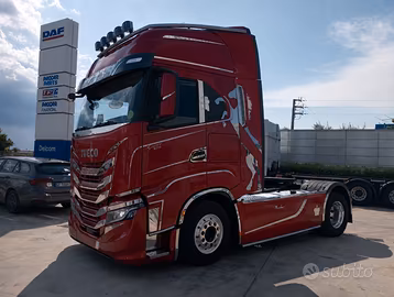 Iveco S-WAY 570 uff. Italia- FULL PNEUMATICO e ful