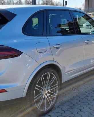 Porsche Cayenne 3.0 V6 Diesel Platinum Edition