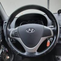 HYUNDAI I30 2010 - VOLANTE