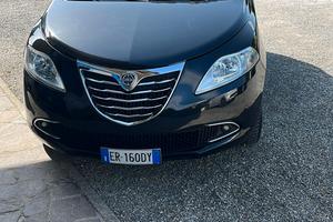 Lancia y benzina