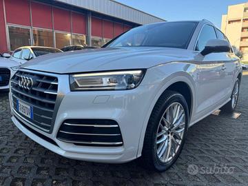 AUDI Q5 2.0 TDI QUATTRO S tronic Bus. Design