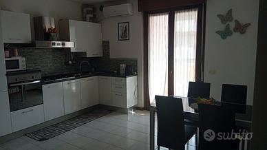 Trilocale arredato con garage