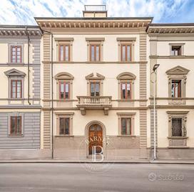 Casa indipendente di 630 m² a Firenze