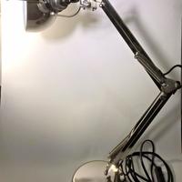 Lampada da Tavolo Braccio Girevole Snodata Acciaio