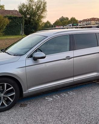 Volkswagen Passat 2.0 TDI DSG Highline BlueMotion 