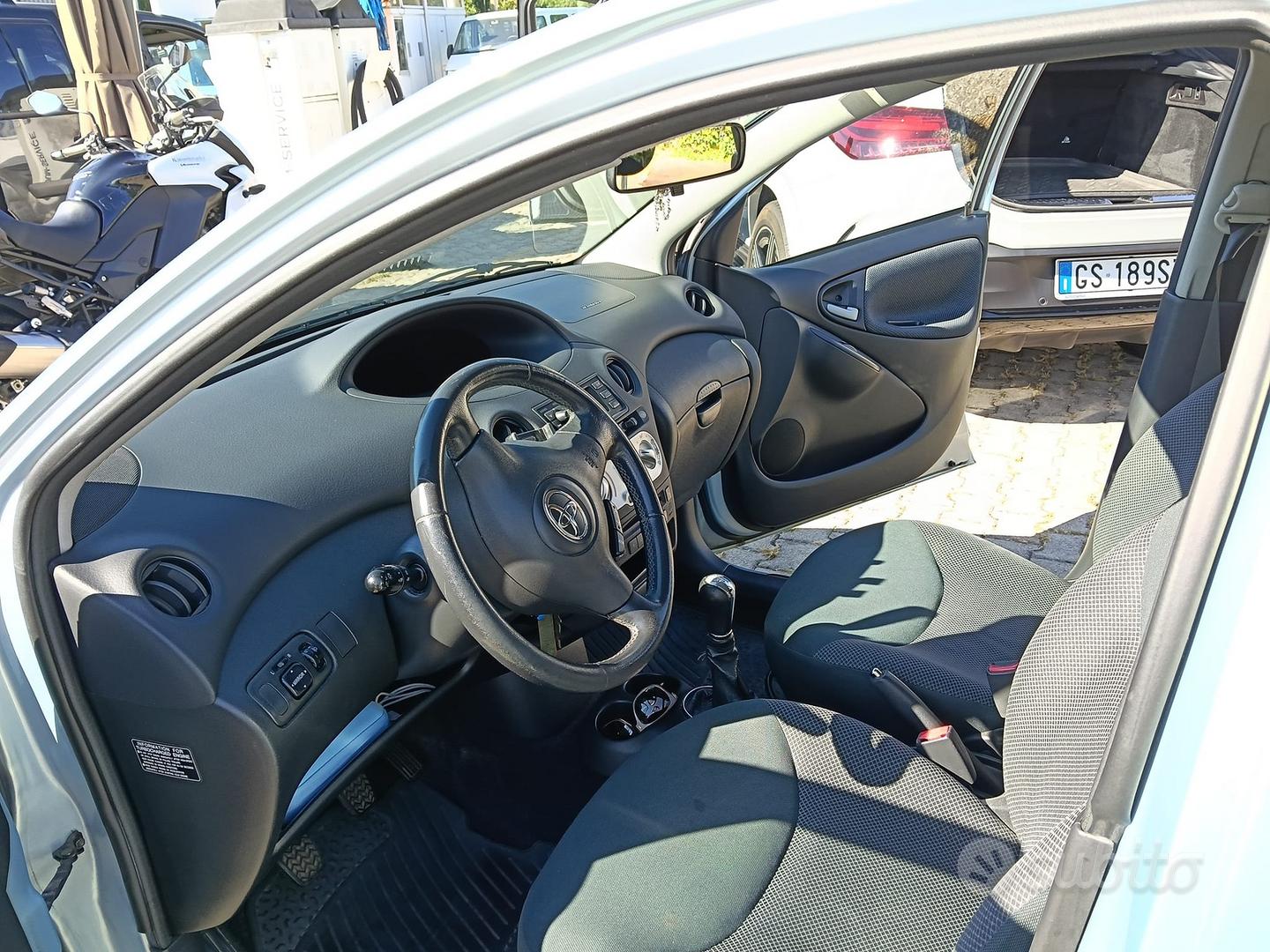 Toyota Yaris 2005 photo 4