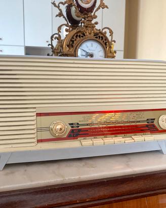 Radio antica funzionante