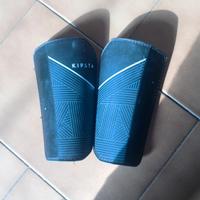 parastinchi da calcio 