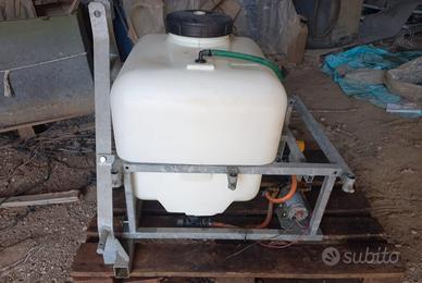 Attrezzatura per diserbo