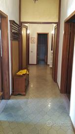 Ampio quadrilocale con doppi servizi