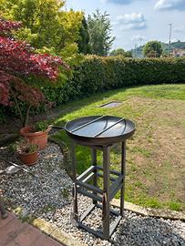 Barbecue e braciere con tavolino