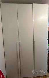 Armadio tre ante