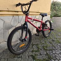 Bicicletta BMX bTwin xup+