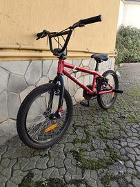 Bicicletta BMX bTwin xup+