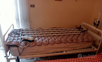 letto ospedaliero con  materasso antidecubito 