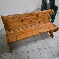 Panchina in legno.