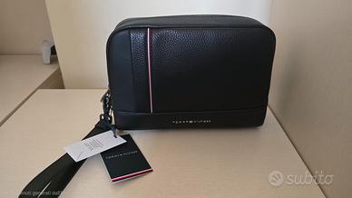 pochette tommy hilfiger