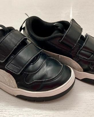 Sneakers Puma nere taglia 33