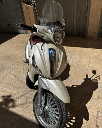 Piaggio Beverly 300ie(2011)-soli 6300 km