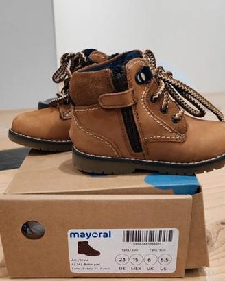 stivaletti in pelle numero 23 mayoral