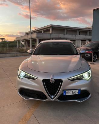 Alfa Romeo Stelvio 2.2 Turbodiesel 160 CV AT8 RWD 