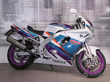 Yamaha FZR 600