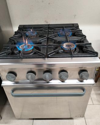 Cucina 4 fuochi con forno