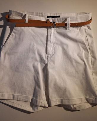 Pantaloncino bianco zuiki con cintura beige