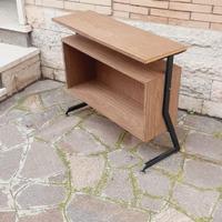 Mobile in teak porta riviste industrial