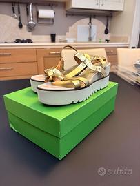 Sandali platform Palomitas oro con zeppa
