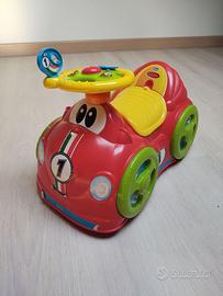 Macchinina cavalcabile primipassi Chicco All Aroun