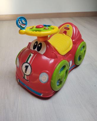 Macchinina cavalcabile primipassi Chicco All Aroun