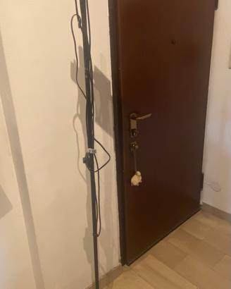 Lampada alogena a piantana (manca lampadina)