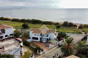 3 LOCALI A CAPOTERRA