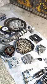 Lotto ricambi per suzuki GSX-R 750 anno 2001