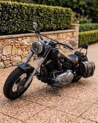 Harley softail slim  (103)  8000 km  DIMOSTRABILI