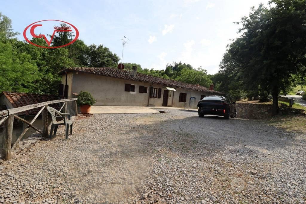 Rustico / Casale di 500 m² con più di 5 locali e b - Vista 4