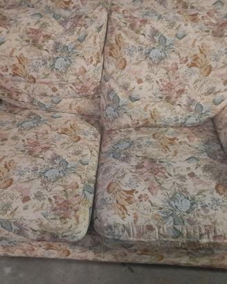 divano a letto e poltrona