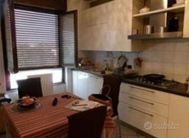 Immobile in asta di 115 m² con 3 locali e box auto