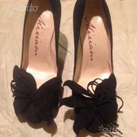 Scarpe scamosciate nere con tacco nuove