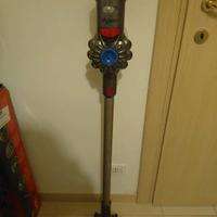 DYSON V8