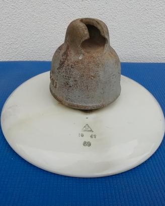 Isolatore in ceramica