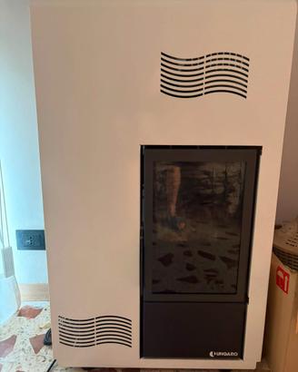 Stufa a pellet  UNGARO con ventilazione