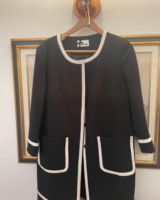 Cappotto nero completo con scarpe