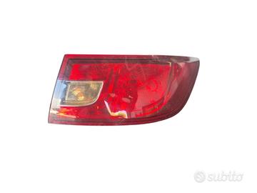 STOP FANALE POSTERIORE DESTRO RENAULT Clio Serie I