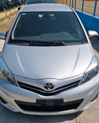 Toyota Yaris 1.4 d4d anno 2012 per ricmabi (2a)